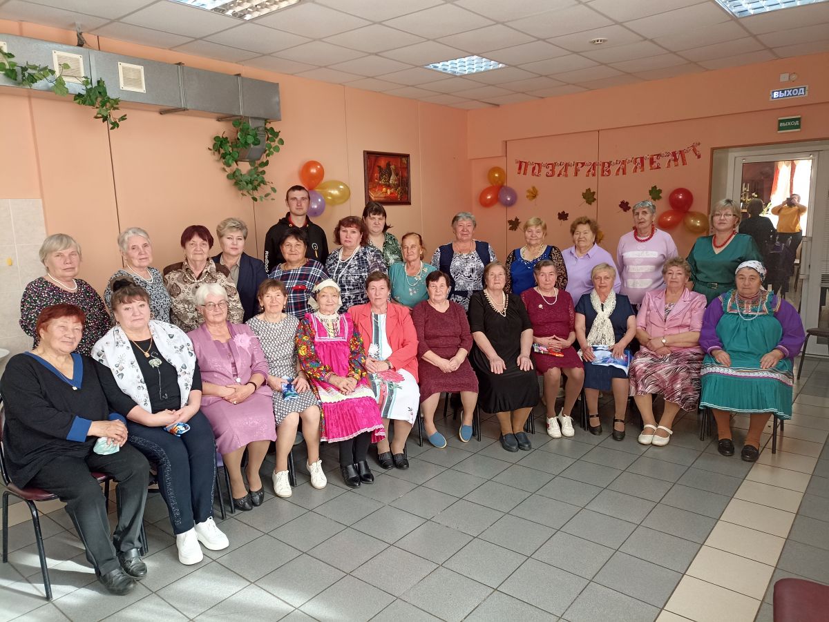 Есть в возрасте любом хорошее всегда!